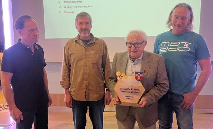 V.l.: Hans Niesner, Obmann Hubert Danmayr, Franz Ammer und Dirk Hanel (Foto: Imkerverein Nußbach)