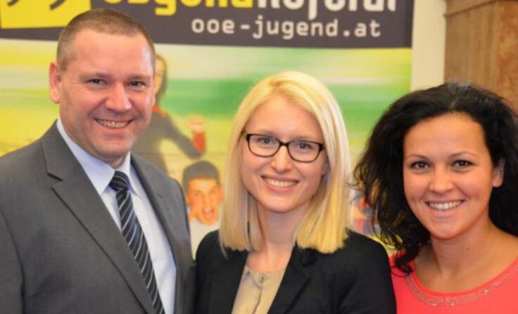 Manfred Voglsam und Helena Kirchmayr (r.) gratulierten Christine Haberlander.*Foto: JVP
