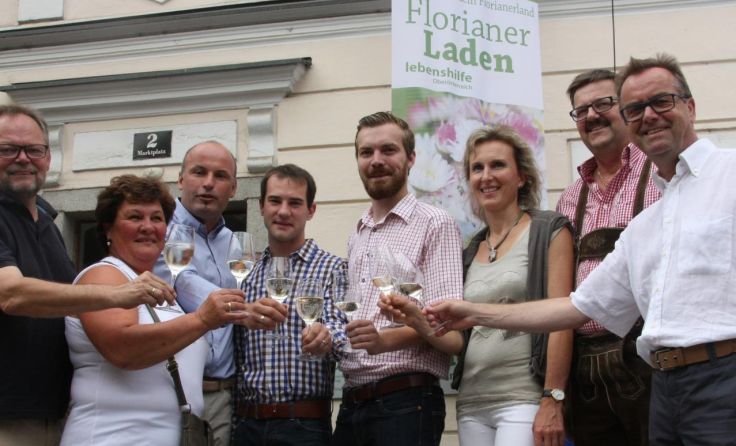 Die Ortsbauernschaft spendete 200 Mostfestgläser an die Lebenshilfe. Fotos: thörtenhuber