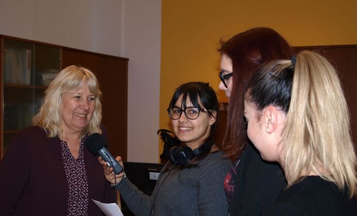 SchülerInnen der 4AK interviewen Frau Direktorin Mag. Fölser