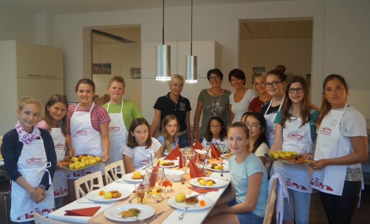 Allerlei Köstlichkeiten haben die zehn- bis 14-Jährigen selbst zubereitet. Foto: LWBFS
