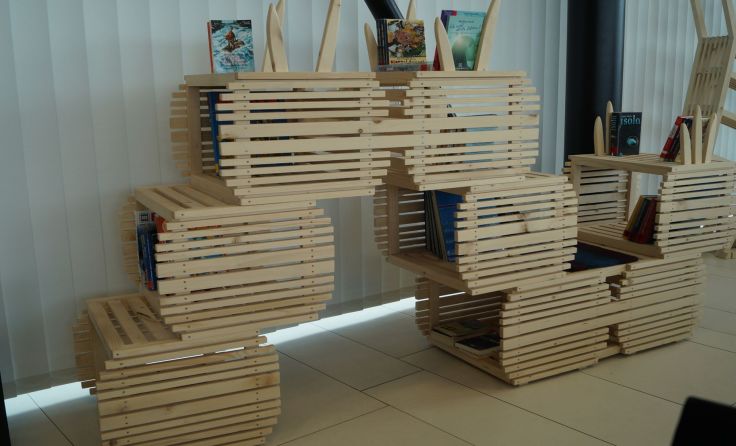 Kreatives Bücherregal. Foto: NMS