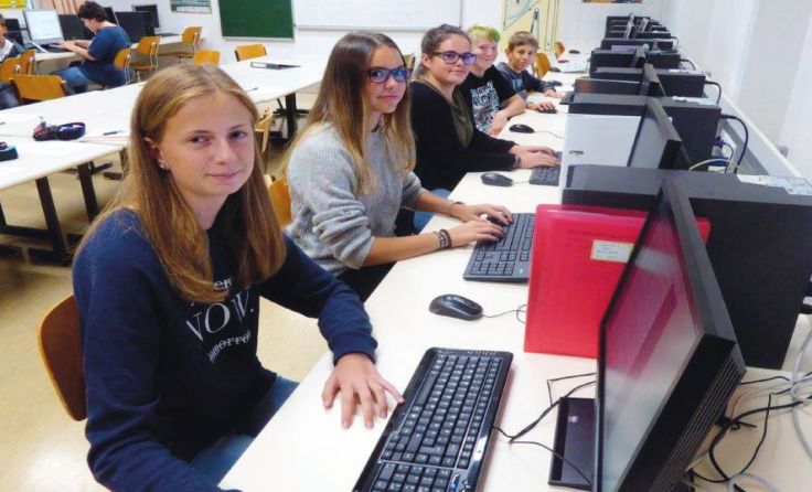 Zum Schwerpunkt „digitales Lernen“ gibt es einen Tag der offenen Tür. Foto: NMS