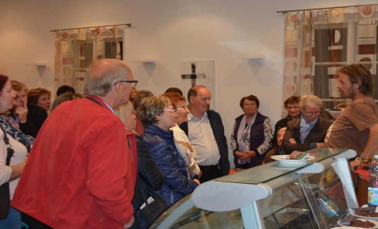 Eine Schokoladenweltreise hat man mit Gregor Sieböck (r.) unternommen. Foto: I. Stieger