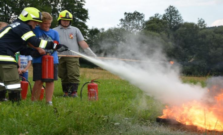 Ein Erlebnis für die Neukirchner Kinder. Foto: FF Neuk.