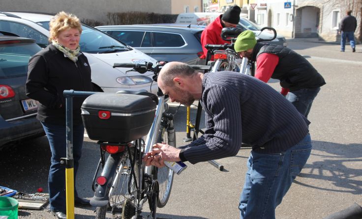 Beim Mobilitätstag gibt es ein gratis Radservice von der Firma Grassinger.