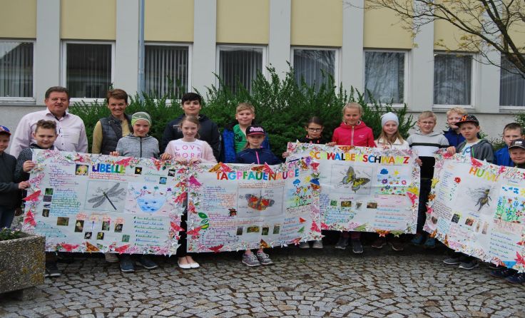 Die Schüler der 4b der Volksschule können stolz auf ihre Plakate sein. Foto: Gemeinde