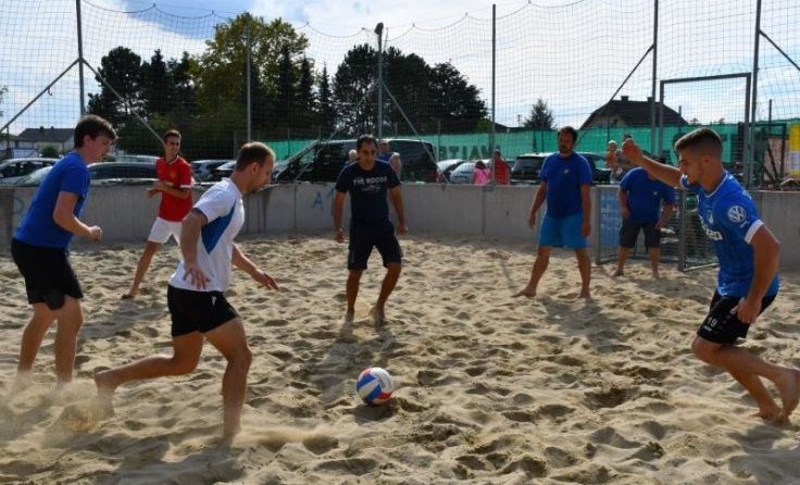 Heiße Spiele auf weißem Sand. Foto: rundum Werbeagentur