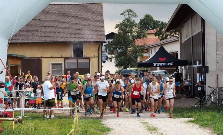Starkes Starterfeld beim Neukirchner Trailrun. Foto: Neukirchen läuft