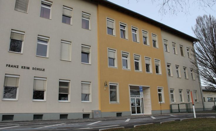 Die Volksschule Stadl-Paura ist in die Jahre gekommen. Foto: Tips