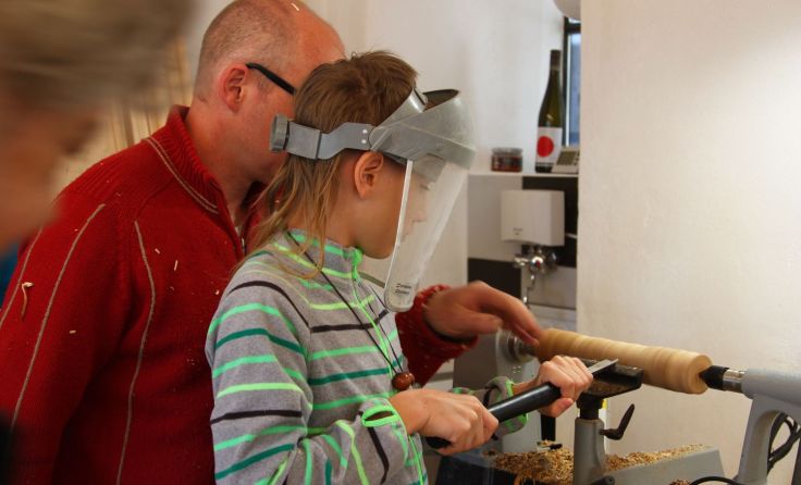 Drechseln in der Werkschule. Archivfoto: Werkschule
