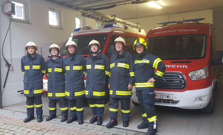 Sechs der sieben Mitglieder des neuen Löschzuges SilberHolz. Foto: SilberHolz
