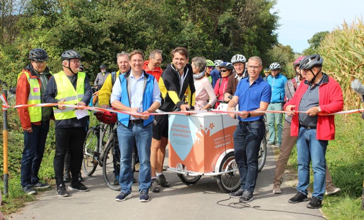 Bei der Eröffnung des Radwegs Mariafeldstraße Foto: Burgstaller