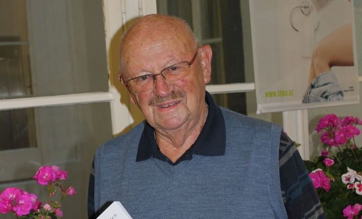 Rudolf Dietl mit seinem jüngsten Werk. Foto: G.Paltinger
