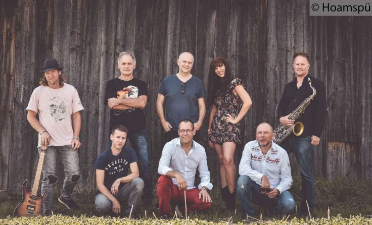 Die Gruppe „Hoamspü“ gestaltet den ersten Abend des Edter Kultursommers. Foto: Hoamspü