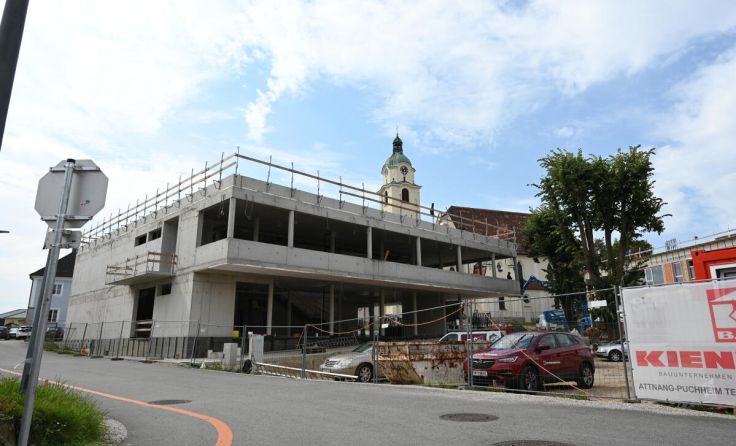 Großbaustelle im Ortszentrum: Derzeit wird an zwei neuen Gebäuden gearbeitet. (Foto: GePaltinger)
