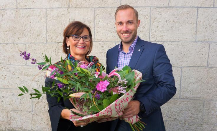 Margarete Josseck-Herdt übergibt an Ralf Schäfer (Foto: FP Wels)