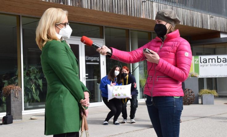 Heidemarie Schachner im Interview mit ORF Moderatorin Ohms. (Foto: abz Lambach)