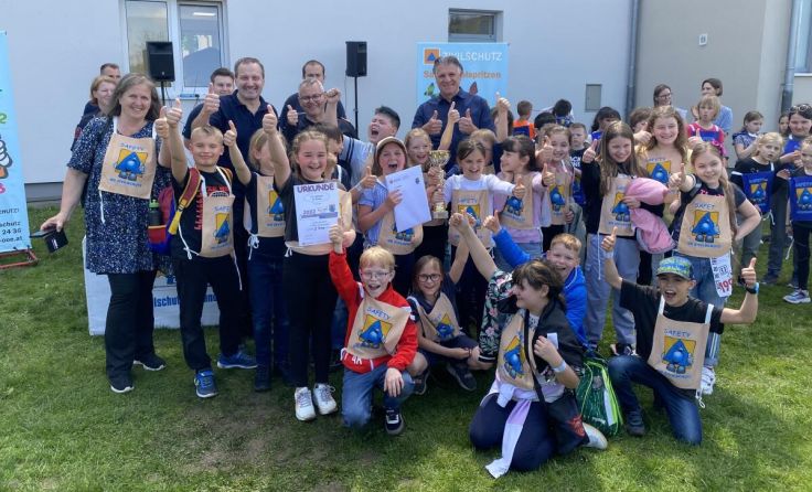 Die strahlenden Schüler der 3a der Volksschule Lambach (Foto: Zivilschutzverband)