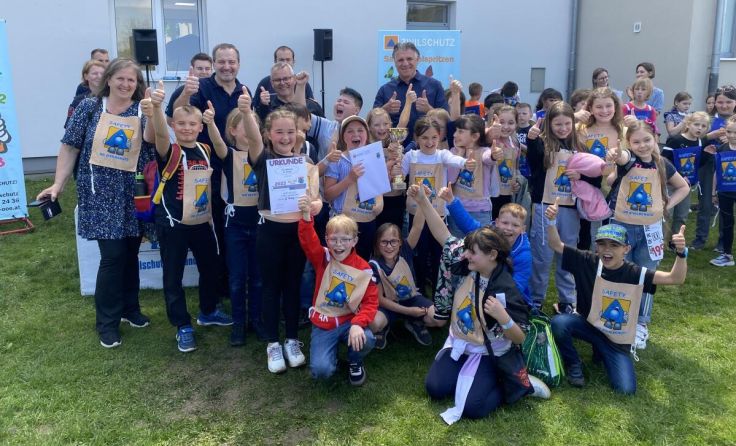 Die strahlenden Schüler der 3a der Volksschule Lambach. (Foto: Zivilschutzverband)