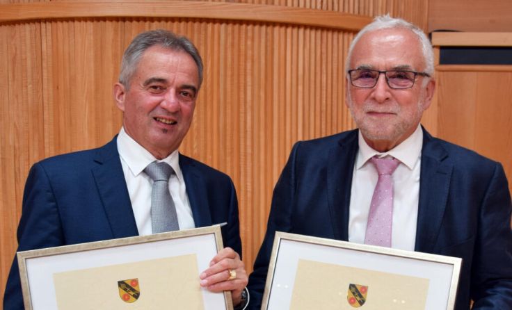 Franz Mallinger (l.) und Heinz Schubert (r.) erhielten den Ehrenring der Gemeinde (Foto: Gemeinde)