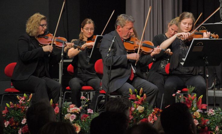 Das Kammerorchester Hausruck lädt zum Neujahrskonzert in der Kitzmantelfabrik. (Foto: privat)