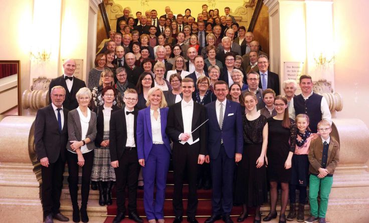 Starke Abordnung aus dem Heimatbezirk (Foto: Andreas Maringer/eventfoto.at)