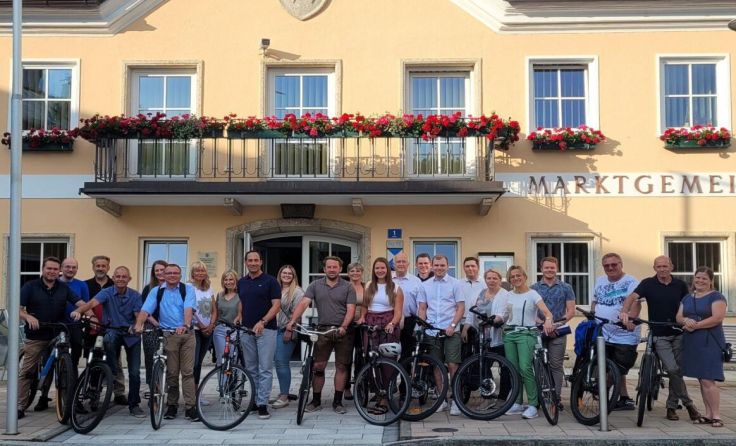 Zu Fuß oder mit dem Fahrrad zur Sitzung (Foto: Marktgemeinde)