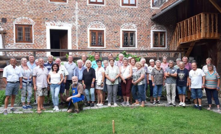 Besichtigen konnte die Reisegruppe den Kienasterhof in Englfing bei Ottnang. (Foto: Wurzinger)