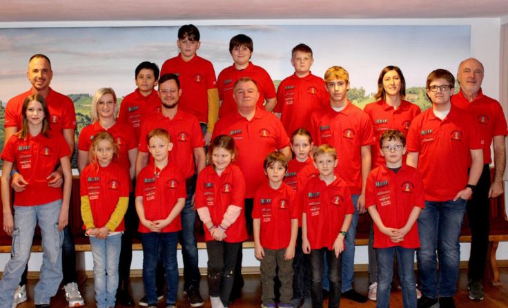 Der Hofkirchner Schachverein ist rot eingekleidet. (Foto: Schachverein)