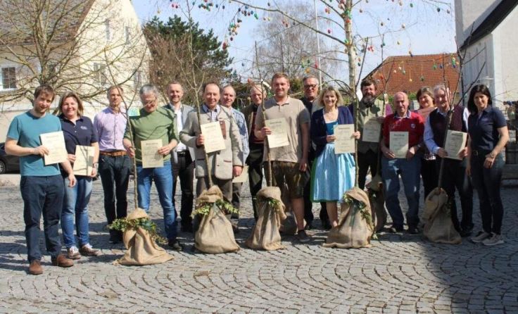 Diese Landwirte machen die besten Moste von Meggenhofen. (Foto: Ortsbauernschaft)