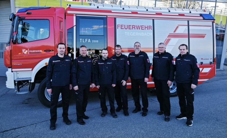 Ein großer Empfang für das neue Einsatzfahrzeug in Tegernbach (Foto: FF Tegernbach/Auinger)