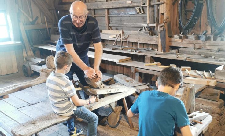 Im Freilichtmuseum Furthmühle Pram wird altes Handwerk vermittelt. (Foto: Furthmühle Pram)