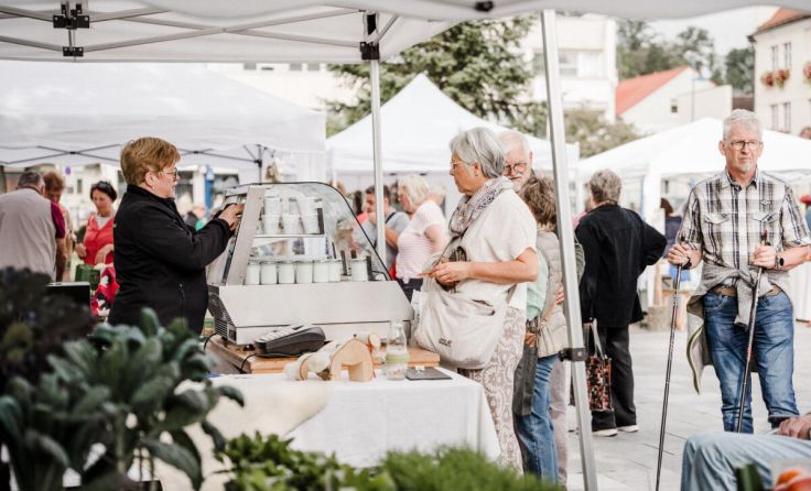 Beim Genussmarkt in Bad Schallerbach gibt es Köstlichkeiten aus der Region. (Foto: Sophia Hartsch)