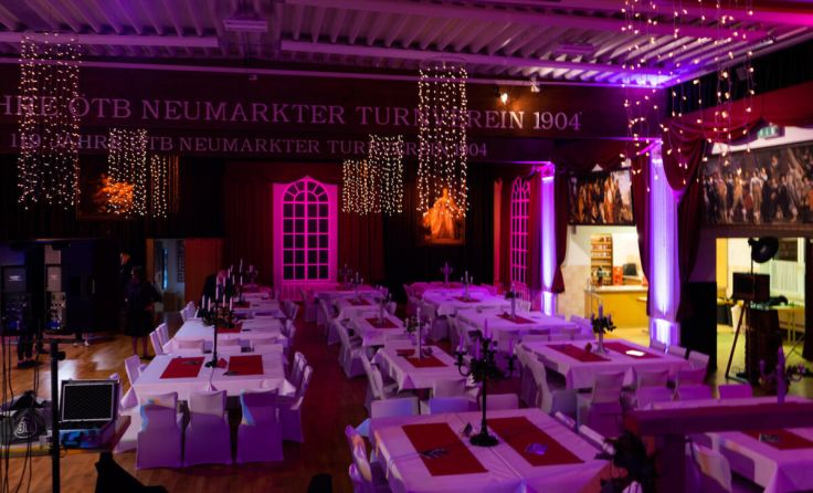 Der Ballsaal im Turnerheim wird ganz besonders dekoriert. (Foto: Turnverein Neumarkt)
