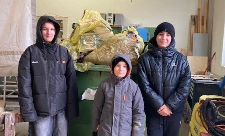 Der Müll wurde im Bauhof abgegeben, dafür gab es eine Belohnung. (Foto: Marktgemeinde Wallern)