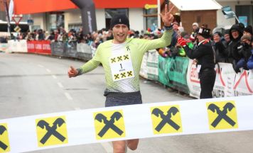 Florian Bremm sichert sich das Triple beim Silvesterlauf in Peuerbach