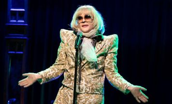 Irmgard Knef tritt zum 100er in Gaspoltshofen auf