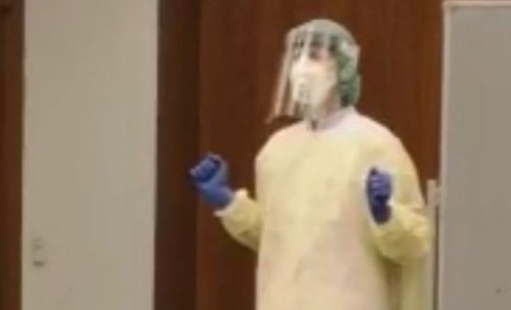 Krankenpflegerin in Schutzkleidung - Foto: Privat