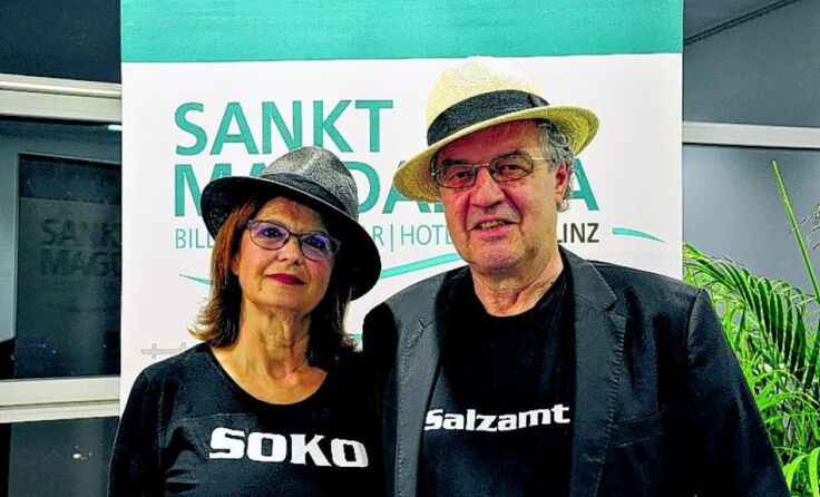 Gerlinde und Werner Rohrhofer blicken mit Humor auf aktuelle Themen.