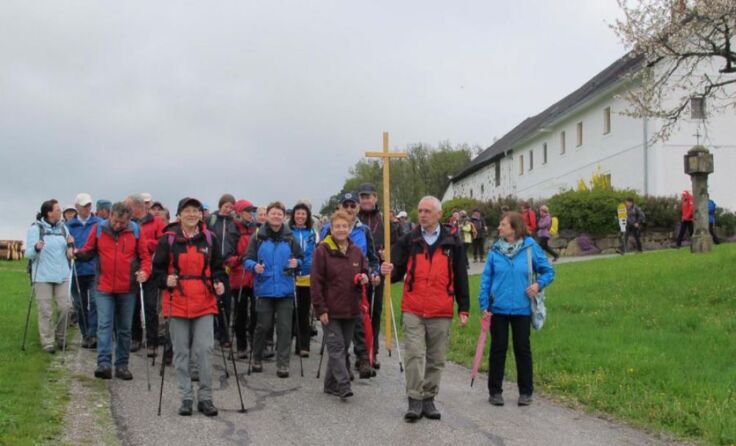 Die Wallfahrer auf dem Weg zum Pöstlingberg. Fotos: Summerauer