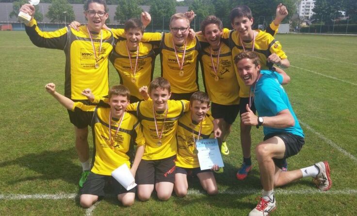 Die Burschen der U14 der NMS Marianum holten sich den Landesmeister-Titel.