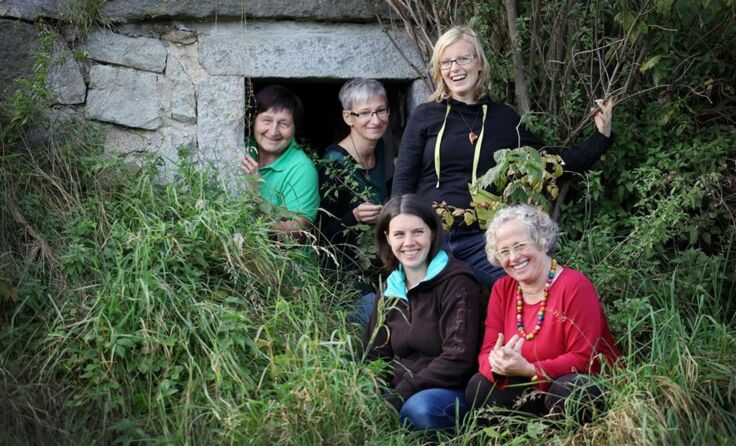 Die Wildkräuterbande ist eine bunte Gruppe von naturbegeisterten Frauen.