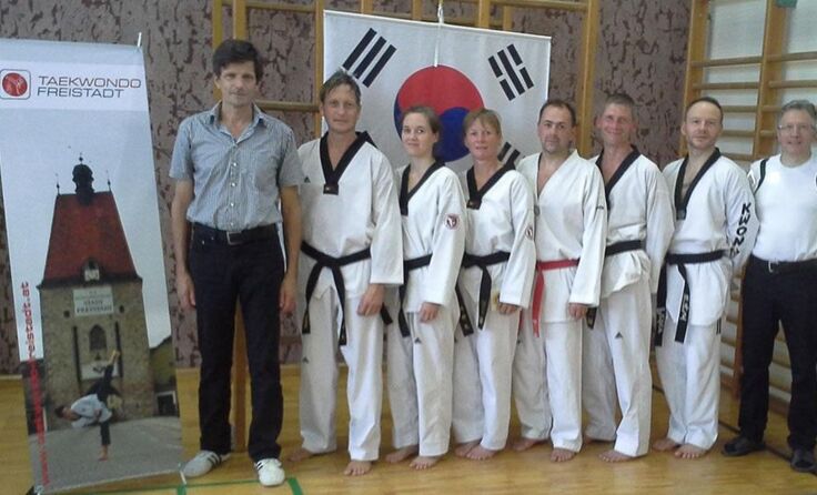 Sechs Taekwondo-Sportler legten erfolgreich ihre Dan-Prüfungen ab. Foto: TKD Freistadt