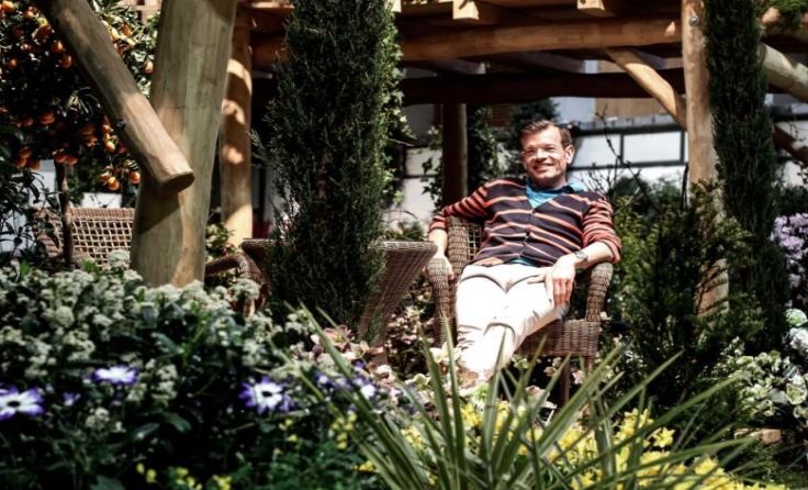 Karl Ploberger präsentiert sein Buch „Der Gartenflüsterer“ in Gallneukirchen. Foto: Weihbold