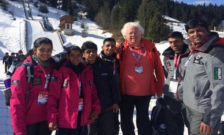 Heinz Martinek (3.v.r.) mit seinem Special Olympics-Team aus Indien. 