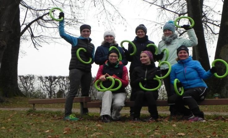 Smovey-Outdoor-Walk: nur einer von vielen Kursen der Sportpraxis Kirchdorf