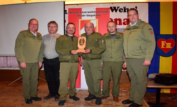 Die Feuerwehr Reichenau erhielt die Bezirks-Leistungsplakette in Gold. Foto: Herbert Denkmayr