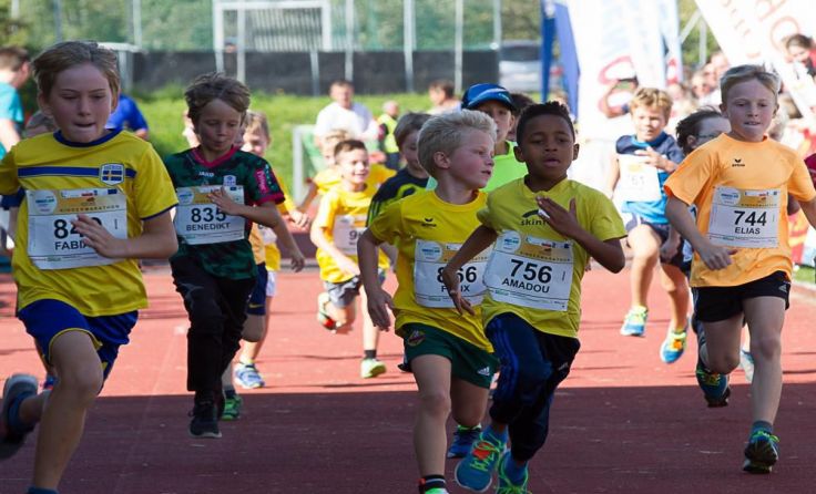 Beim Donaulauf starteten heuer 350 Kinder. Fotos: Bernhard Steiner