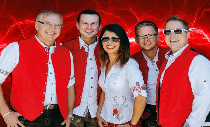 Die Dirndlrocker sorgen beim Oktoberfest für gute Unterhaltung. Foto: mattundglaenzend.de